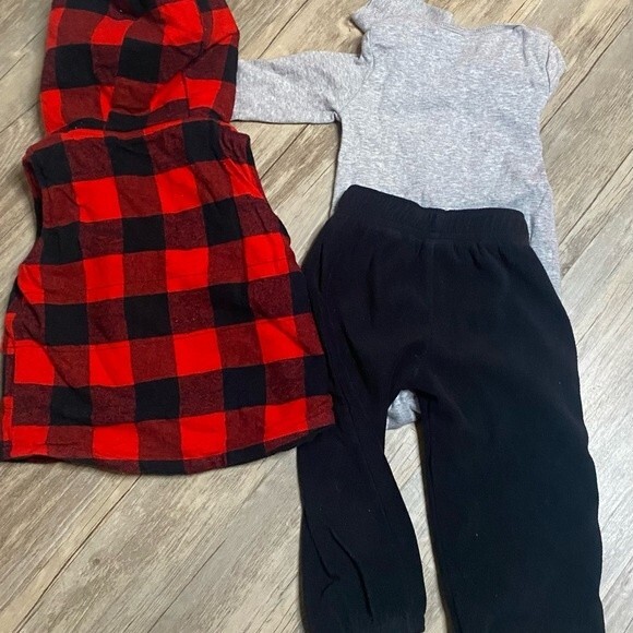 Carter’s Christmas Baby 3-piece set: Vest, bodysuit, pants Size 12 months 12m - Picture 4 of 4